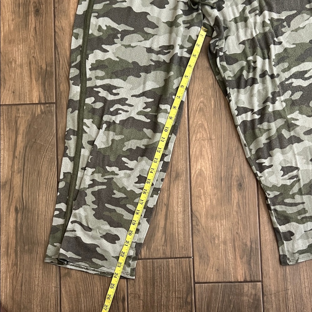 Lucky Brand - 4 Piece Set Camouflage Lounge Set - Picture 14 of 16